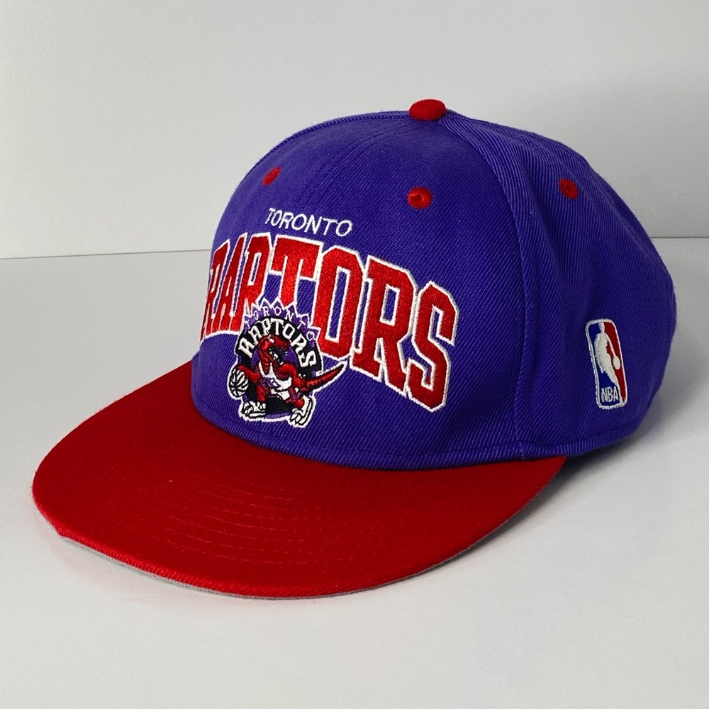 TORONTO RAPTORS FLAT RIMMED SNAPBACK 6 PANEL PURPLE RED CAP 100% WOOL